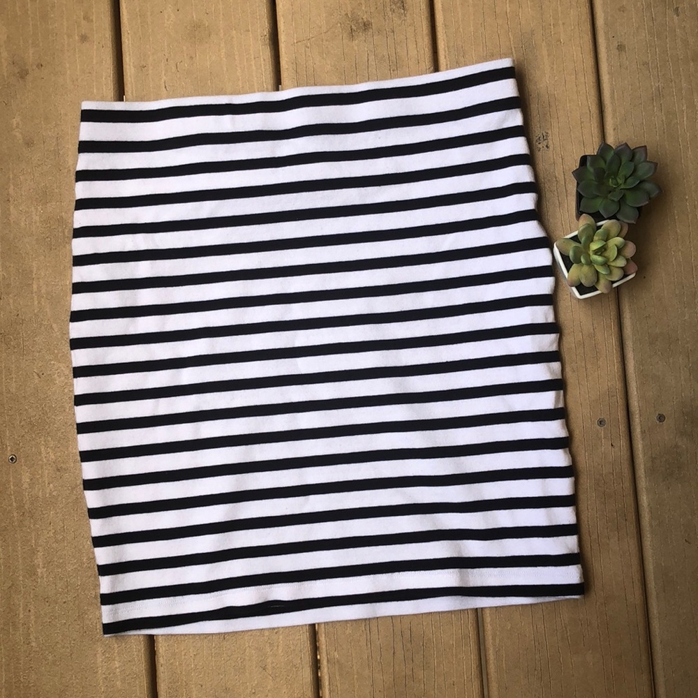 Katherine Barclay Striped Pencil Skirt